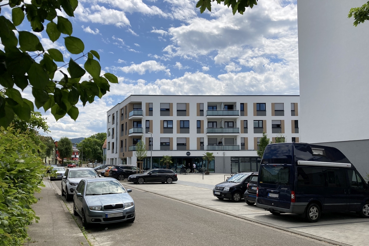 Neuer Quartiersplatz vom Hurstsweg gesehen (Foto: Stadt Freiburg)