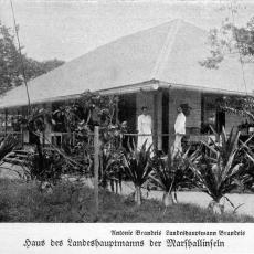 Antonie und Eugen Brandeis auf den Marshallinseln, o. J., In: Zache, 1938, Das dt. Kolonialbuch, S. 509, Foto: *)