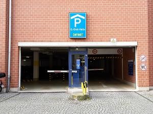 Einfahrt Parkhaus