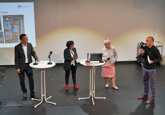 7_  B. Gourdial, S. Sever, Nora Eckert und Lothar Andrée, Fragerunde. Foto: Helge Birke, 2021