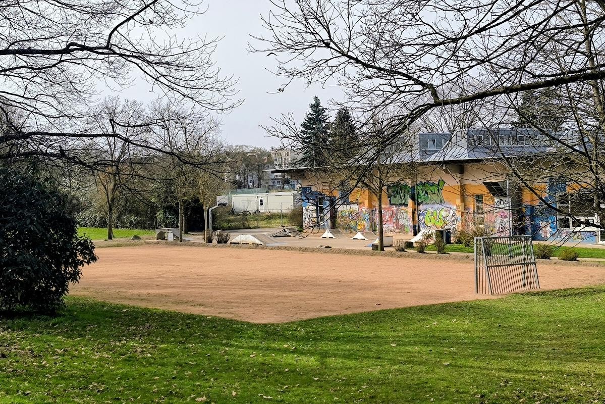 Park mit Sportplatz 