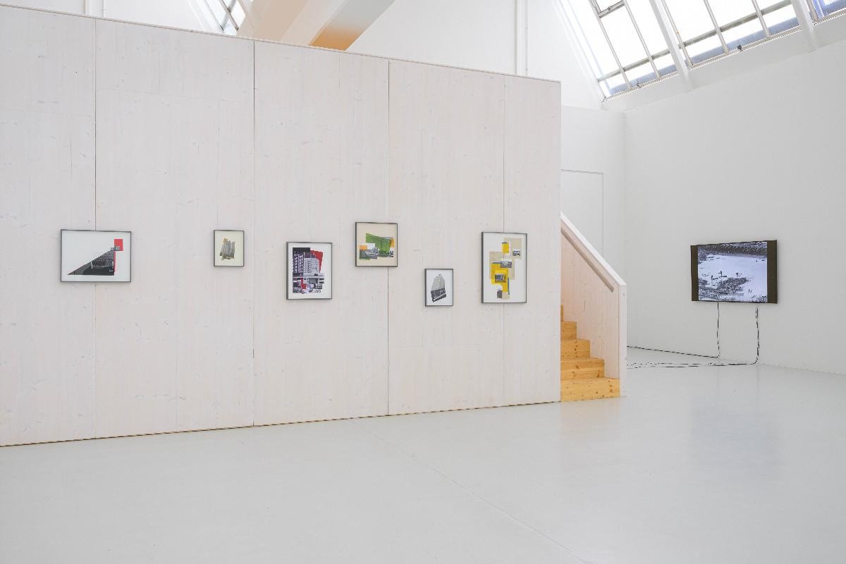 Foto: Marc Doradzillo Ausstellungsansicht von Fotocollagen und einer Virdeoinstallation von Wenke Seemann