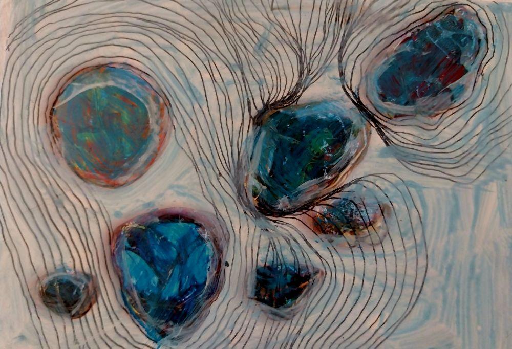 Blau gefärbter Querschnitt eines Holzstamms