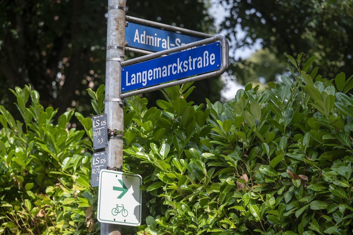 Straßenschild Ecke Langemarckstraße/Admiral-Spee-Straße