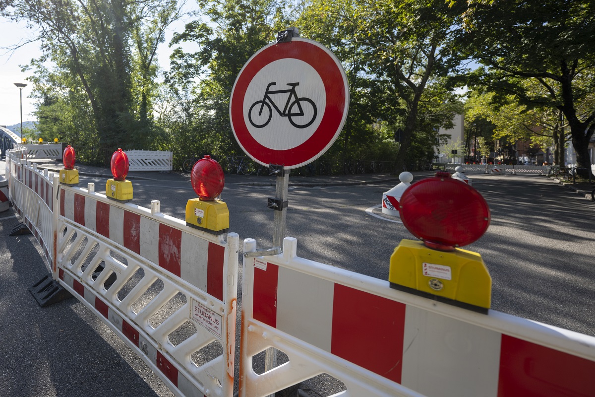 Baustelle mit Sperrung für Radfahrende