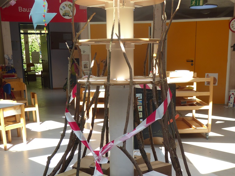 In der Aula entsteht ein Berg.