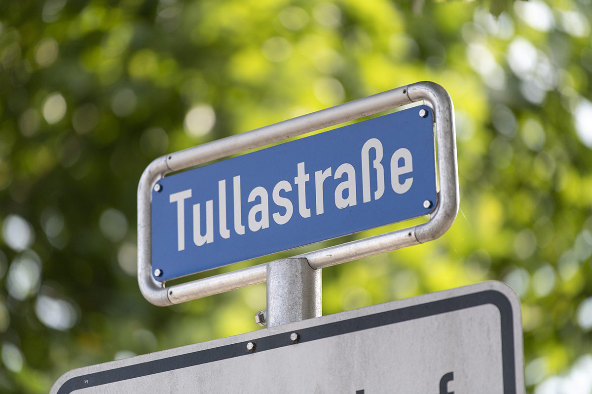 Straßenschild "Tullastraße"