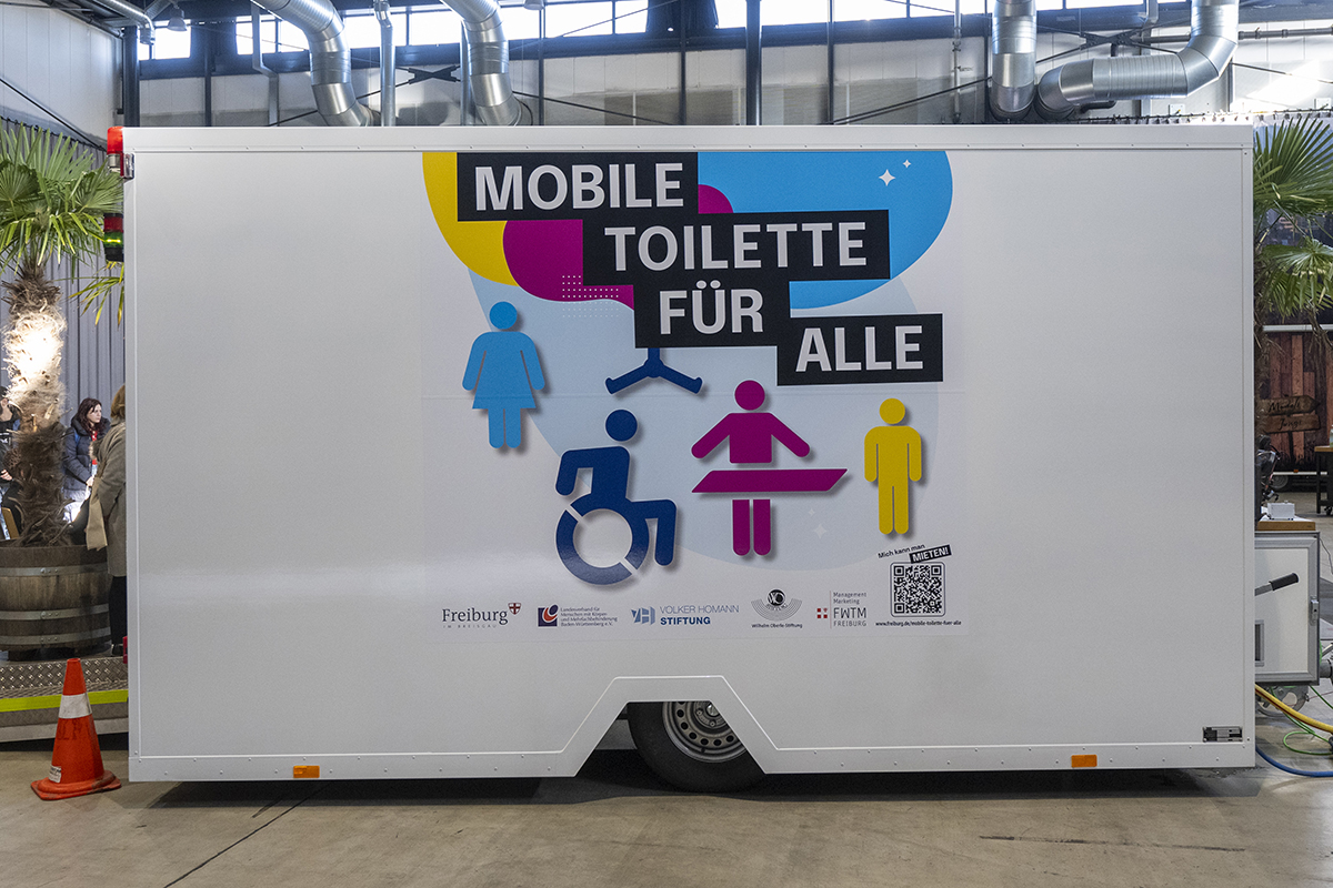PKW-Anhänger: Mobile "Toilette für alle"