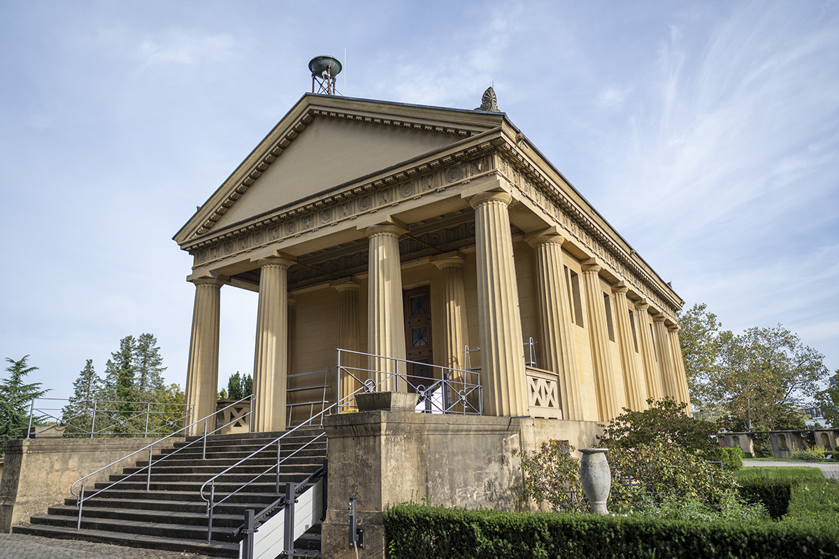 Krematoriumsgebäude auf dem Hauptfriedhof - Säulenbau