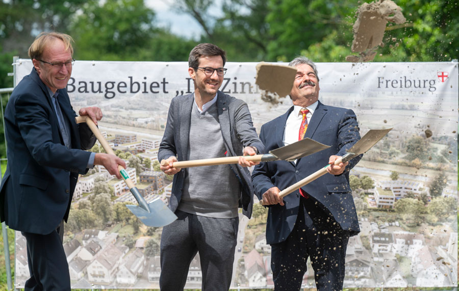 Wie schön: Spatenstiche gab es allen Baukrisen zum Trotz reichlich 2024. Nirgendwo war die Vor- geschichte aber so lange wie für das Baugebiet "Im Zinklern" in Lehen – 50 Jahre. Wie schön: Spatenstiche gab es allen Baukrisen zum Trotz reichlich 2024. Nirgendwo war die Vor- geschichte aber so lange wie für das Baugebiet "Im Zinklern" in Lehen – 50 Jahre.