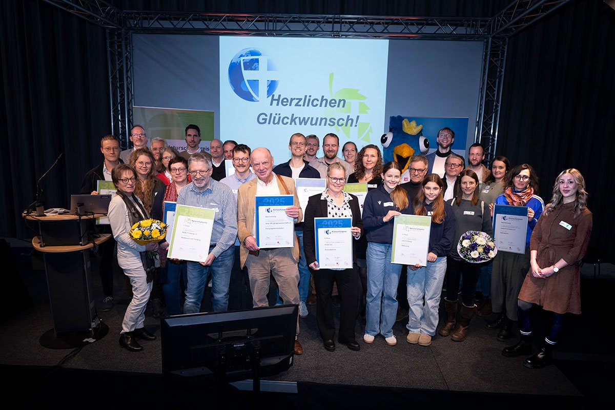 Gruppenfoto der Gewinner des Klima- und Naturschutzpreises