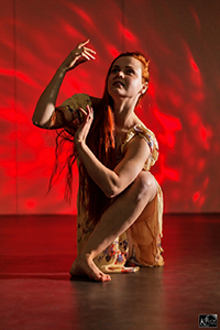 Almut Küpper tanzend Portrait von Almut Küpper