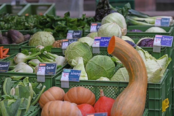 Gemüse auf einem Marktstand