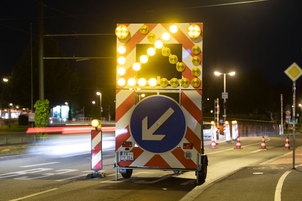 Straßensperrung vor dem Tunneleingang stadtauswärts