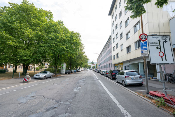 Tullastraße mit Schlaglöchern