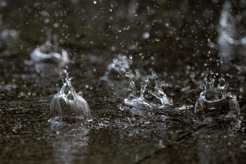 Pfütze im Regen