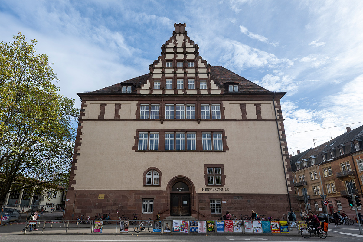 Frontansicht Hebelschule