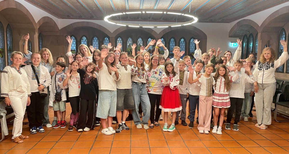 Gruppenbild der teilnehmenden Kinder des diesjährigen Sommercamps