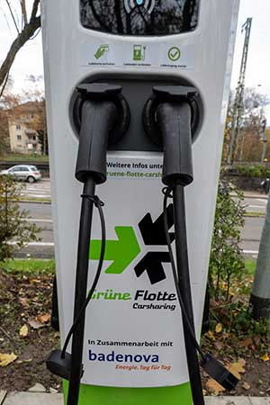 Ladesäule mit Grüne-Flotte-Carsharing-Logo