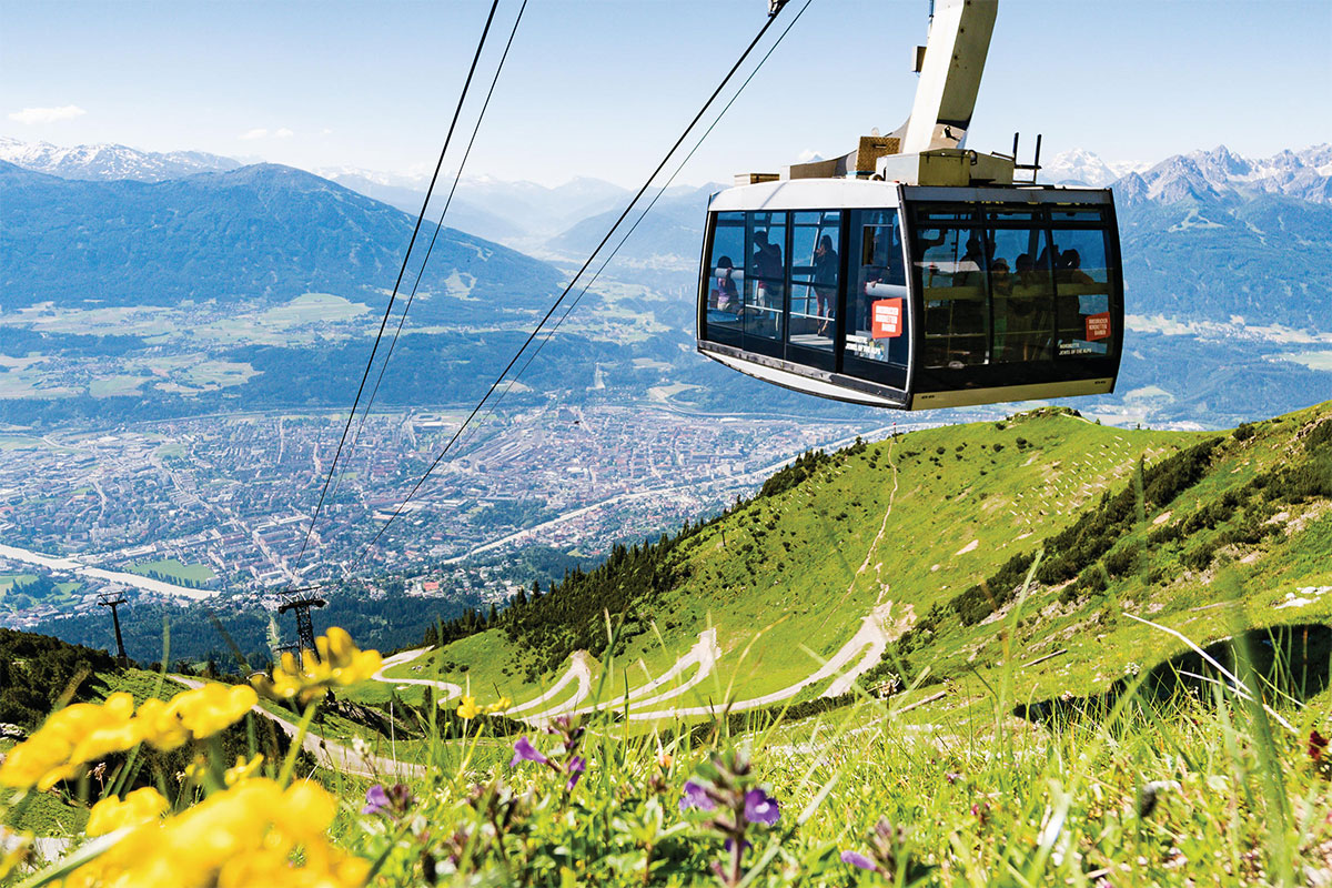 Nordkettenbahn mit Blick auf Innsbruck