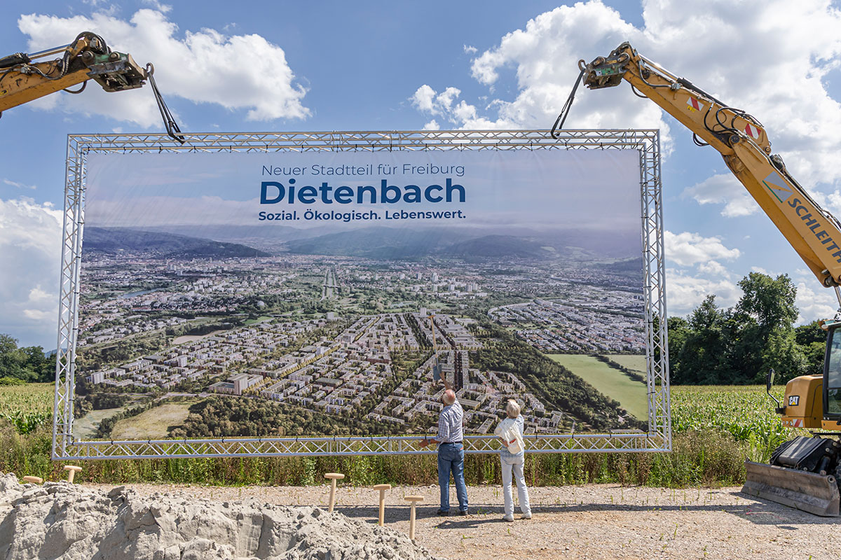 Symbolische Eröffnung mit der Funky Marching 