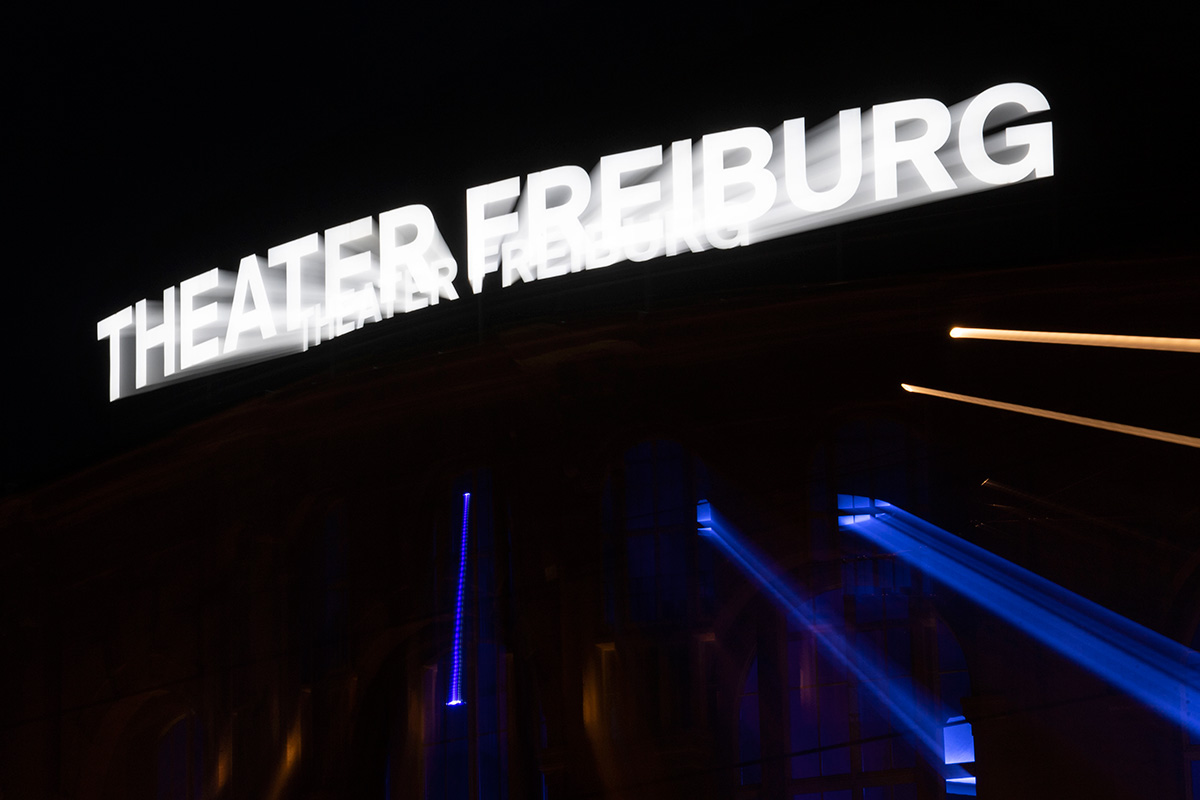 Schriftzug "Theater Freiburg"