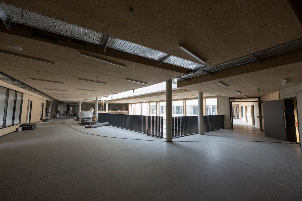 Flure im Inneren der Schule