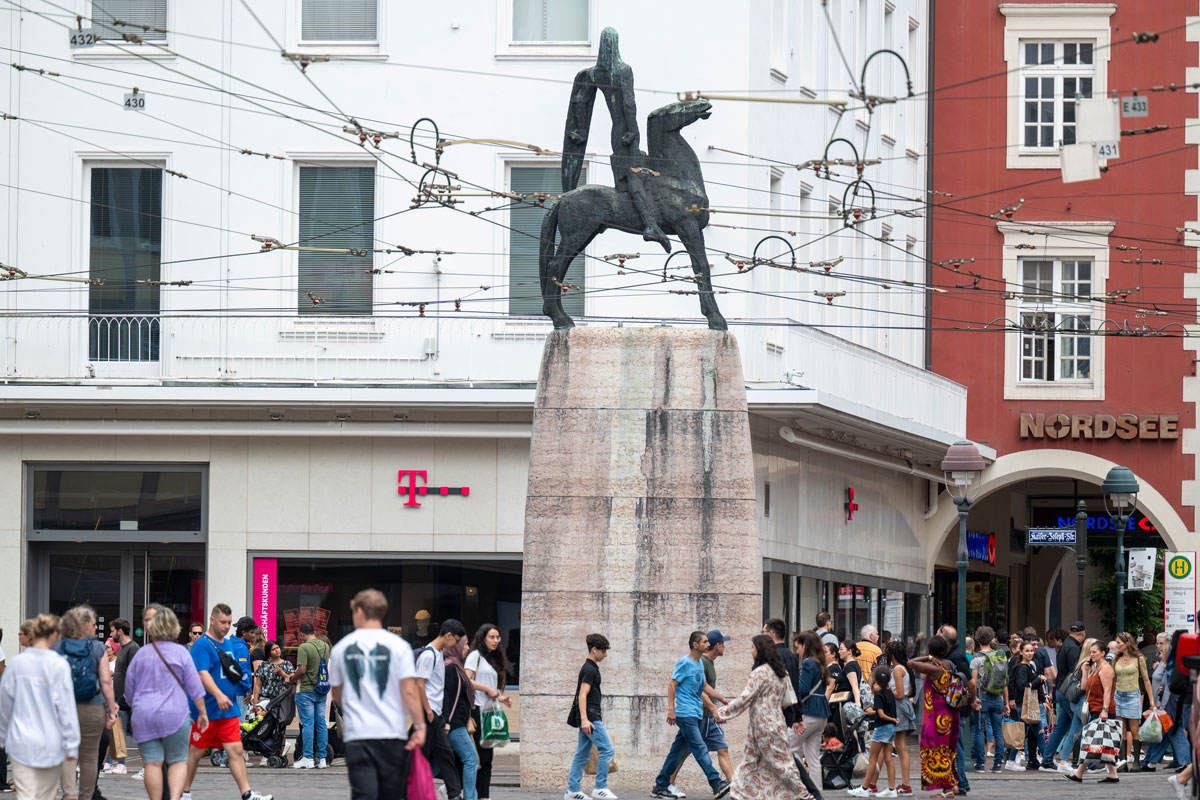 Bertoldsbrunnen Innenstadt Freiburg, Menschen
