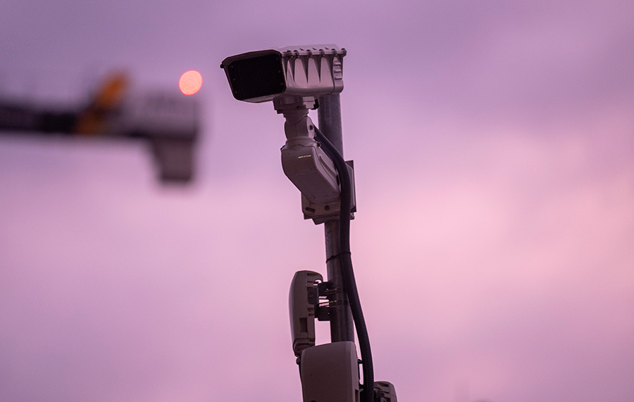 Achtung, Kamera! Seit 2019 hängen im Bermudadreieck Überwachungskameras, jetzt gehen sie erstmals in Betrieb. Sie haben zwei Aufgaben: Abschrecken und aufklären – zumindest bei Letzterem helfen sie der Polizei unbestritten.