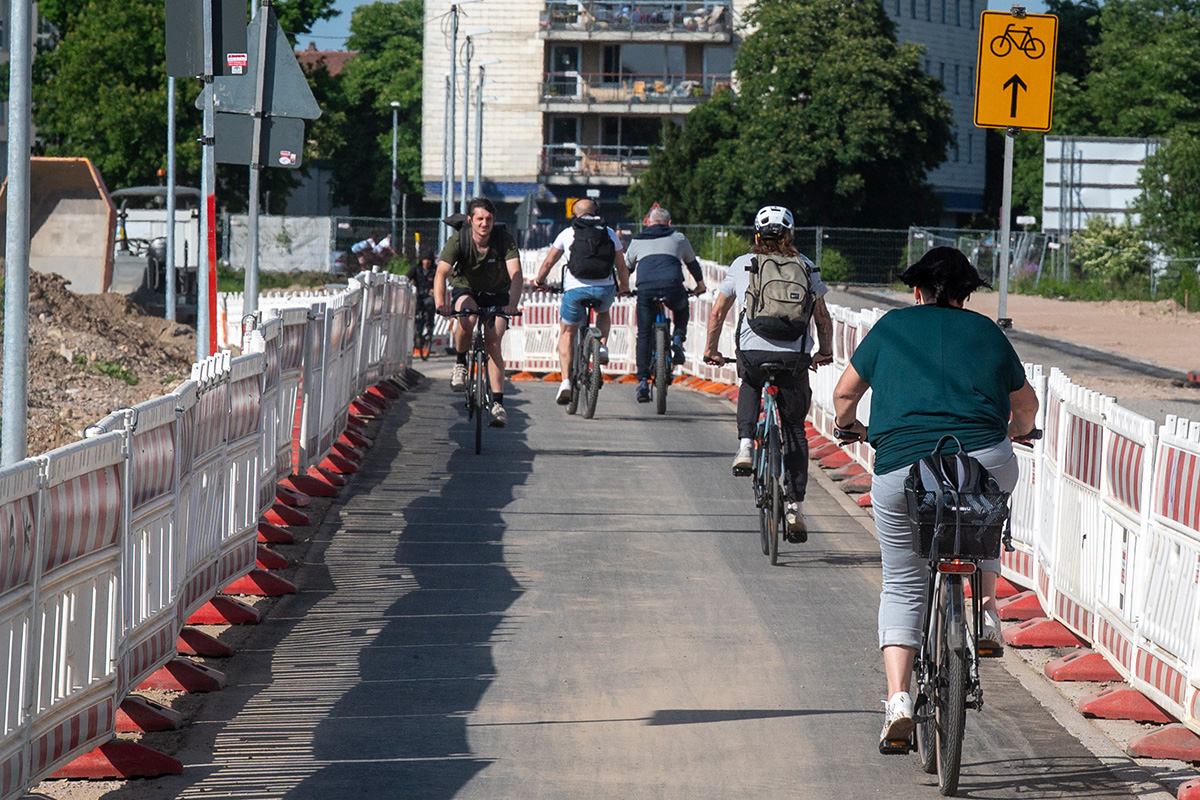 Absperrung Baustelle mit roten Lichtern