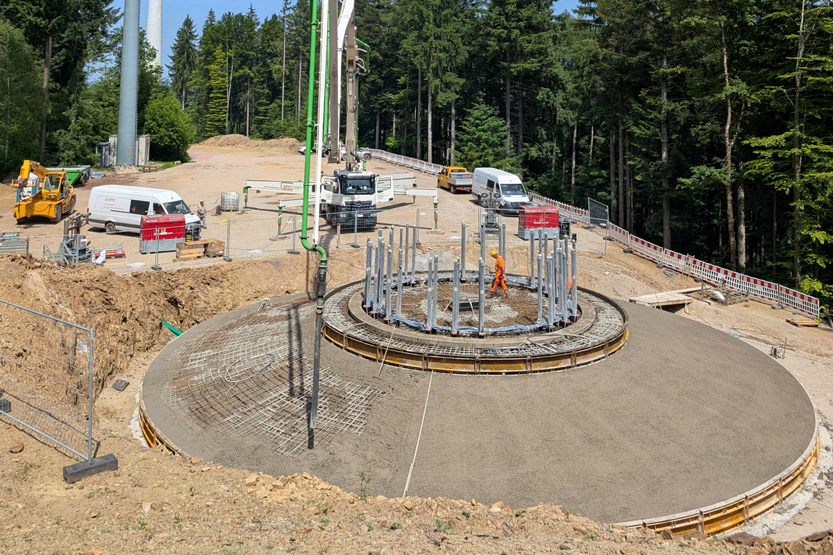 Fundament für ein Windrad - große Baustelle