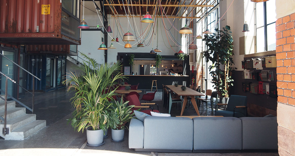 Mischung unterschiedlicher Nutzungen / Co-Working: Lokhalle – der Kultur- und Kreativbahnhof. Hier arbeiten ca. 20 Firmen in Co-Working-Spaces. Mischung unterschiedlicher Nutzungen / Co-Working: Lokhalle – der Kultur- und Kreativbahnhof. Hier arbeiten ca. 20 Firmen in Co-Working-Spaces.
