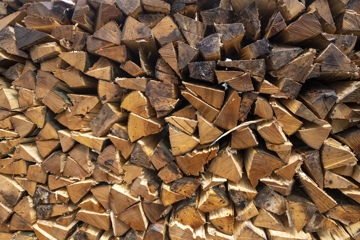 Gestapeltes Brennholz