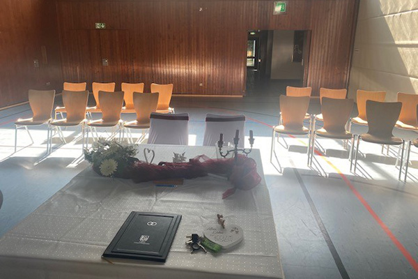 Heiraten in einem kleinen Hallenbereich / Alternative 2 zum Trauzimmer