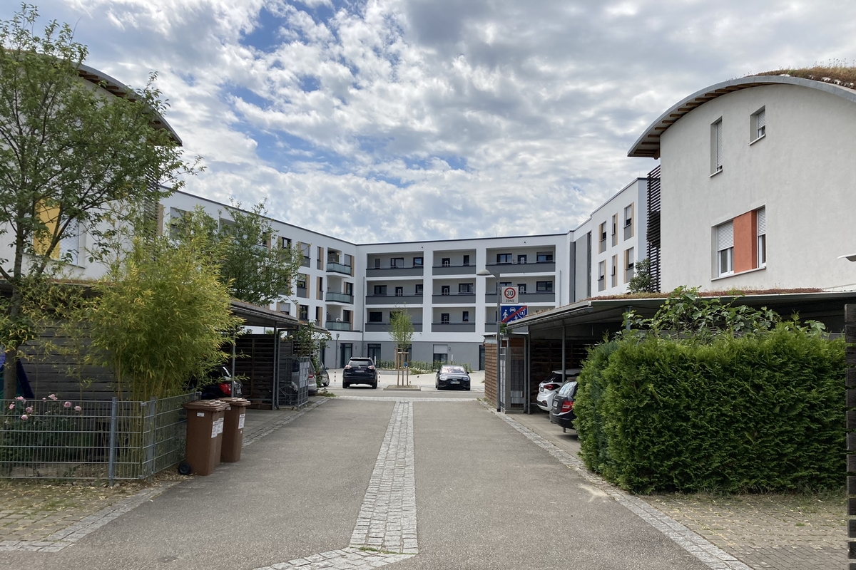 Neuer Quartiersplatz vom Rotermelweg gesehen (Foto: Stadt Freiburg)