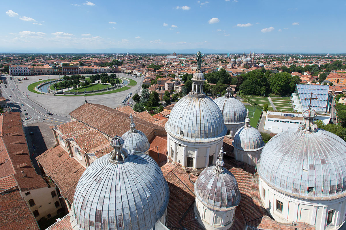 Blick über Santa Giustina auf den Prato della Valle (Fotos: Turismo Padova)