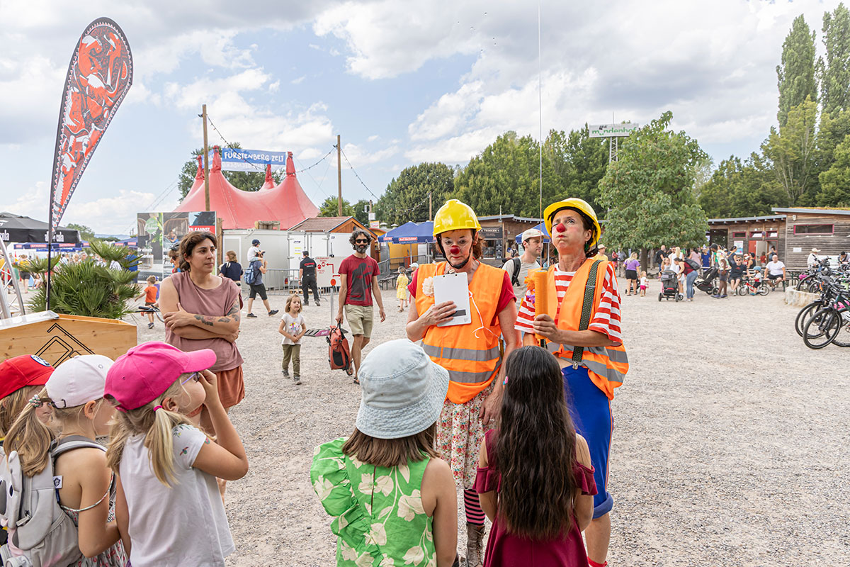 Symbolische Eröffnung mit der Funky Marching 