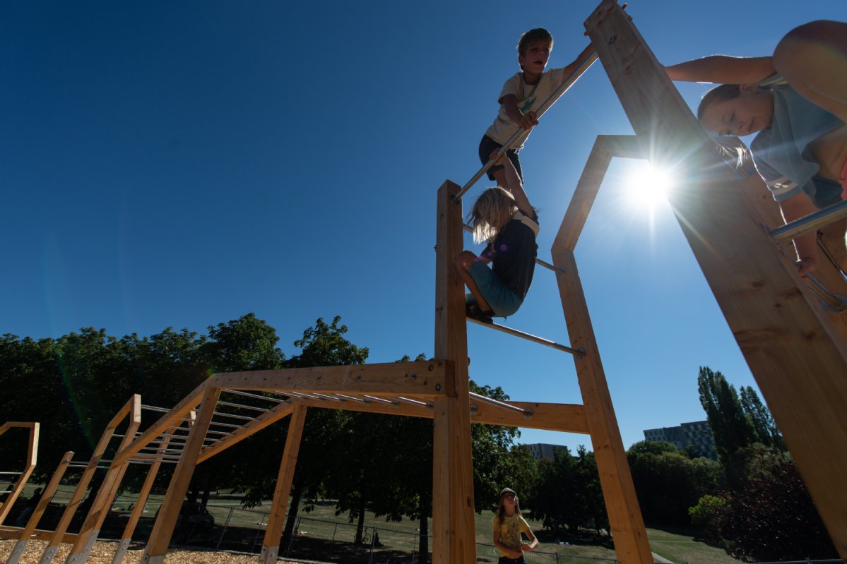 Spielkrater im Seepark