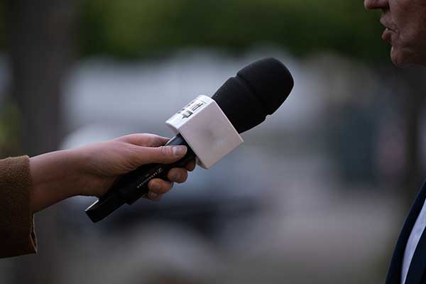 Mikrofon bei Interview