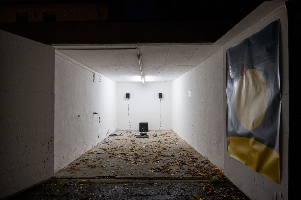 Ausstellungsansicht, GARAGE L6, Soundinstallation von Arthur Debert