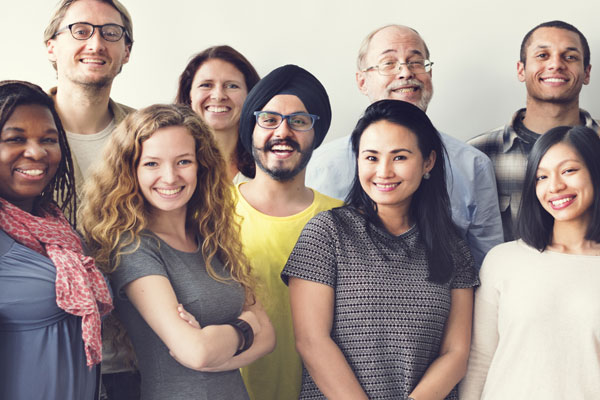 stock.adobe.com /Rawpixel.com diverse Menschen