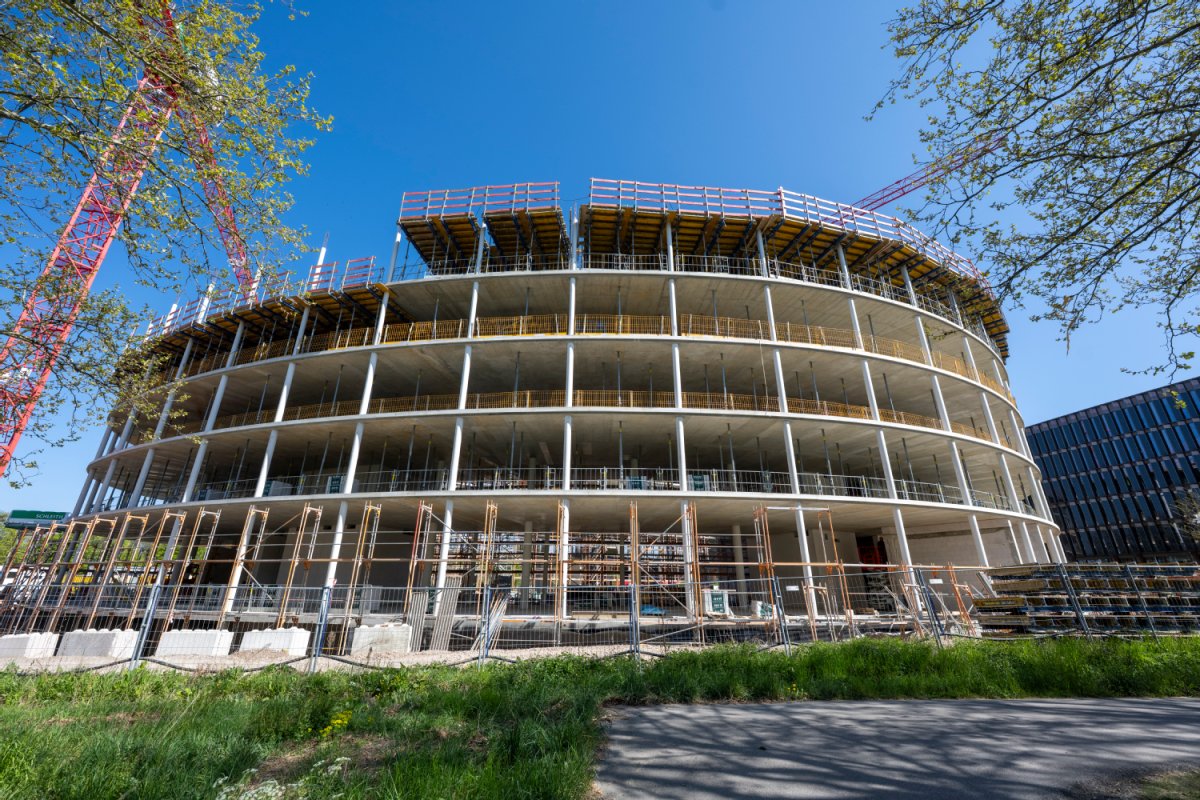 Totale Rathaus im Stühlinger Gebäude B