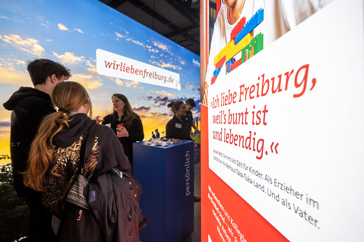 Stand der Stadtverwaltung auf Ausbildungsmesse