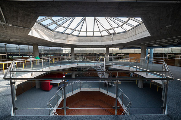 Schulgebäude, das saniert wird