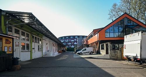 Urbane Produktion: Der Stühlinger Gewerbehof ist ein Beispiel für einen Handwerkerhof in der Innenentwicklung. Hier finden sich unterschiedliche Nutzungen, wie Handwerk, Kunst und Kultur.