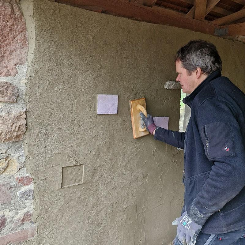 In präziser Handarbeit kamen die Fußabrücke schließlich an die Wand In präziser Handarbeit kamen die Fußabrücke schließlich an die Wand