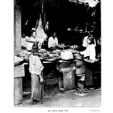 Scene from a bazaar, Pegu Burma, in: Ferrars, 1900, Burma, p. 129, *)