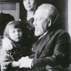 Ernst Grosse with family, c. 1918/19, photo: C. Mirabelle Korfsmeier-Döcker