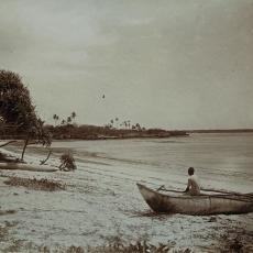 "On the beach at Dar es Salam", German East Africa, Dar es Salaam, no year, Kurt Schwabe Coll., Ethnological Collection MNM