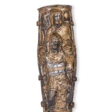 Verzierte Beinschiene mit Gold und Silberauflage, Fort-Louis bei Hagenau, 2.-3. Jh. n. Chr. © Musée Historique Haguenau, Foto: F. Claria